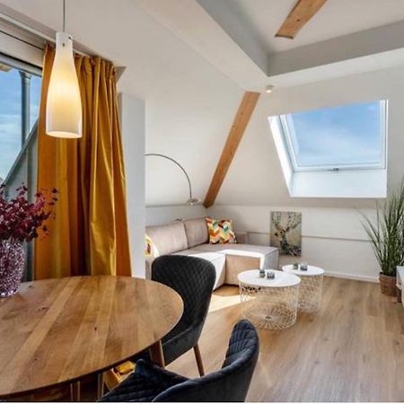 Terralpin Apartments - Charmante Dg Wohnung Mit Balkon 브룩뮐 외부 사진